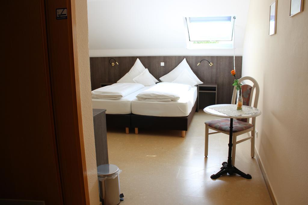 Hotel Gasthof Roessle Rottenburg am Neckar Esterno foto