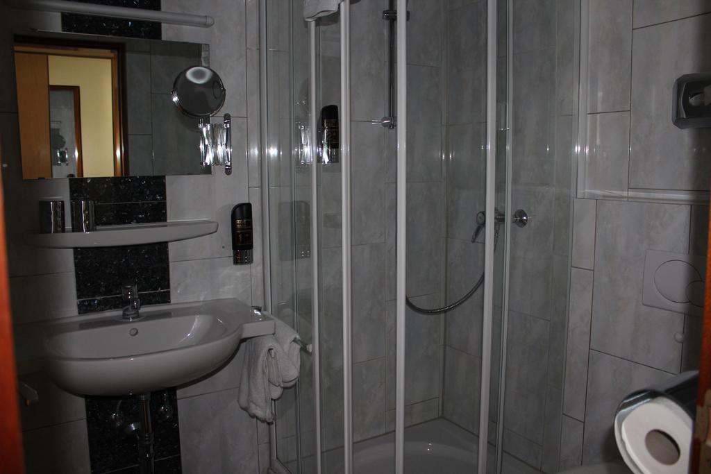 Hotel Gasthof Roessle Rottenburg am Neckar Esterno foto