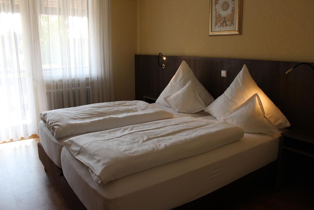 Hotel Gasthof Roessle Rottenburg am Neckar Esterno foto